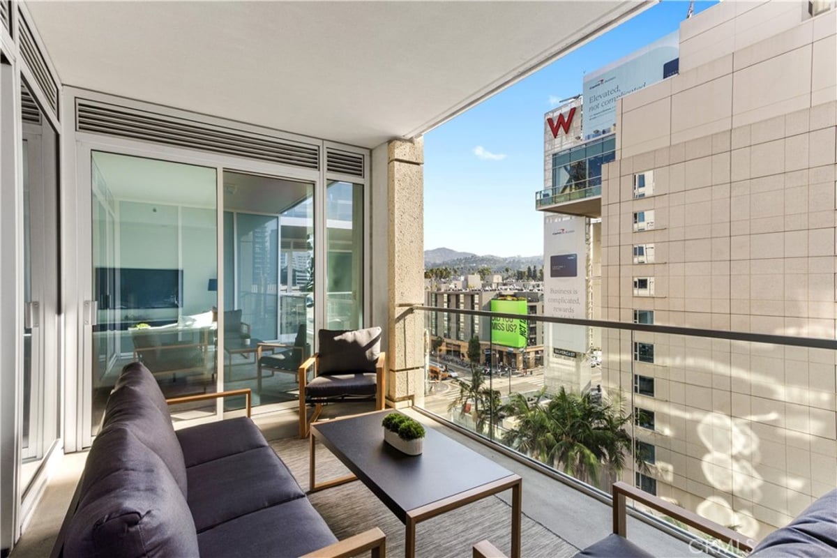 6250 Hollywood Blvd 8D, Los Angeles, CA 90028 — photo 1 of 37