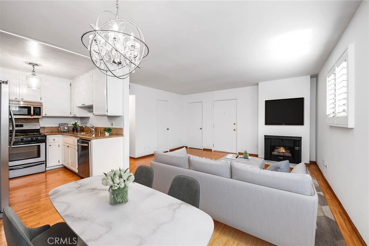 4000 W Victory Boulevard 204, Burbank, CA 91505 — photo 1 of 20