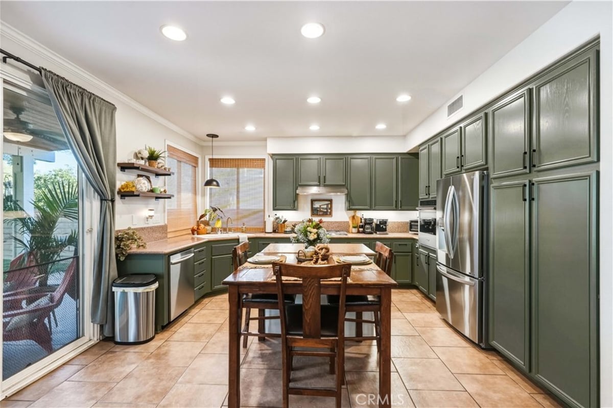 32236 Big Oak, Castaic, CA 91384 — photo 1 of 38
