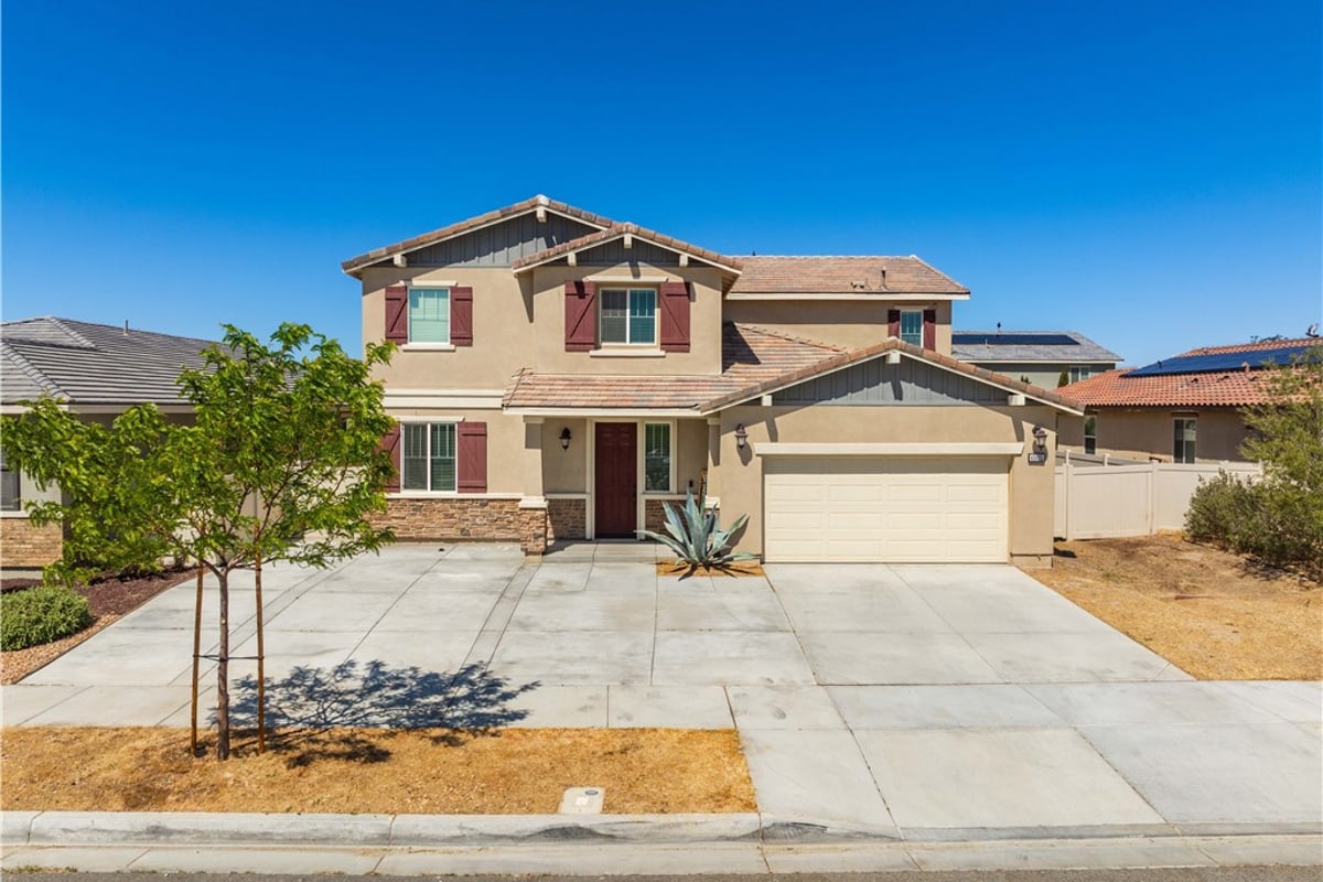 45025 43rd W, Lancaster, CA 93536 — photo 1 of 43