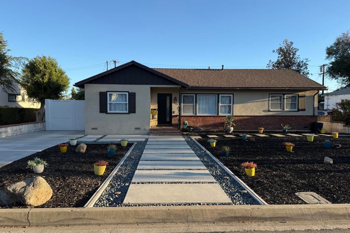 1075 Chevron Court, Pasadena, CA 91103 — photo 1 of 24