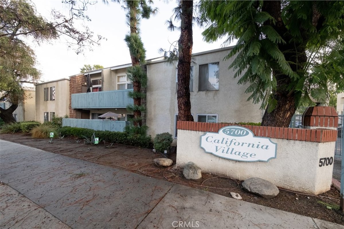 5700 Etiwanda Avenue 149, Tarzana, CA 91356 — photo 1 of 26