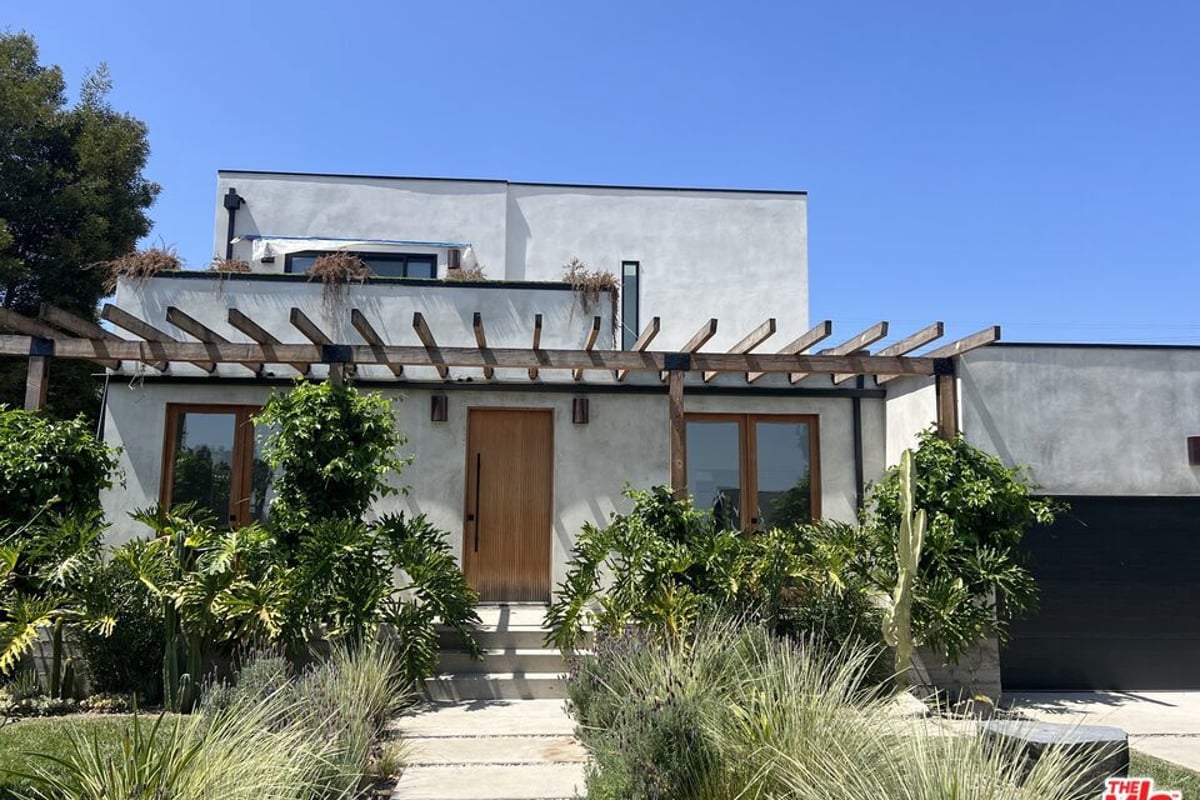 5357 Brynhurst Avenue, Los Angeles, CA 90043 — photo 1 of 43