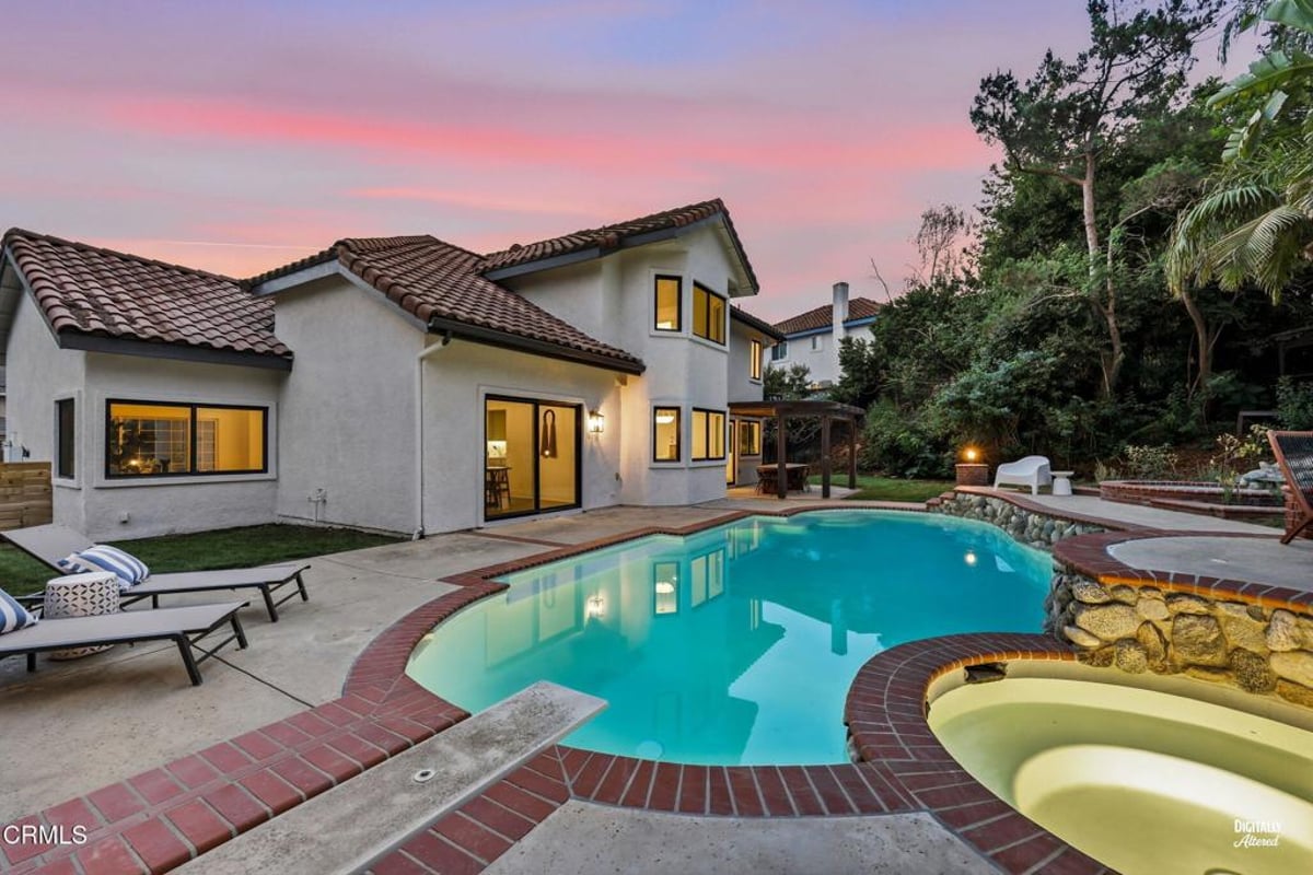 947 Golden Crest Avenue, Thousand Oaks, CA 91320 — photo 1 of 48