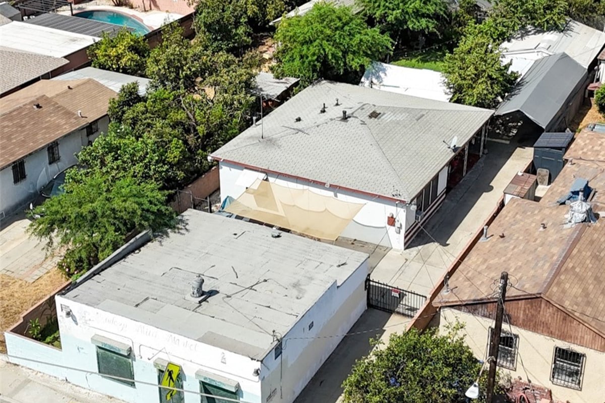 435 S Mcdonnell, Los Angeles, CA 90022 — photo 1 of 12