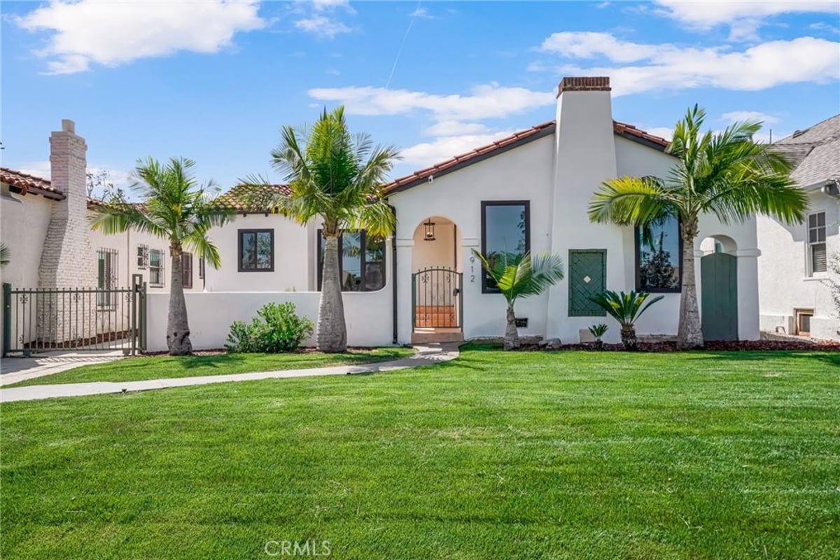 1912 W 76th, Los Angeles, CA 90047 — photo 1 of 69