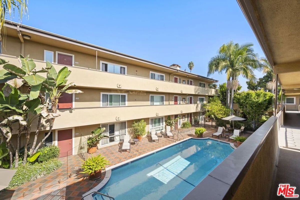 970 Palm Avenue 218, West Hollywood, CA 90069 — photo 1 of 24