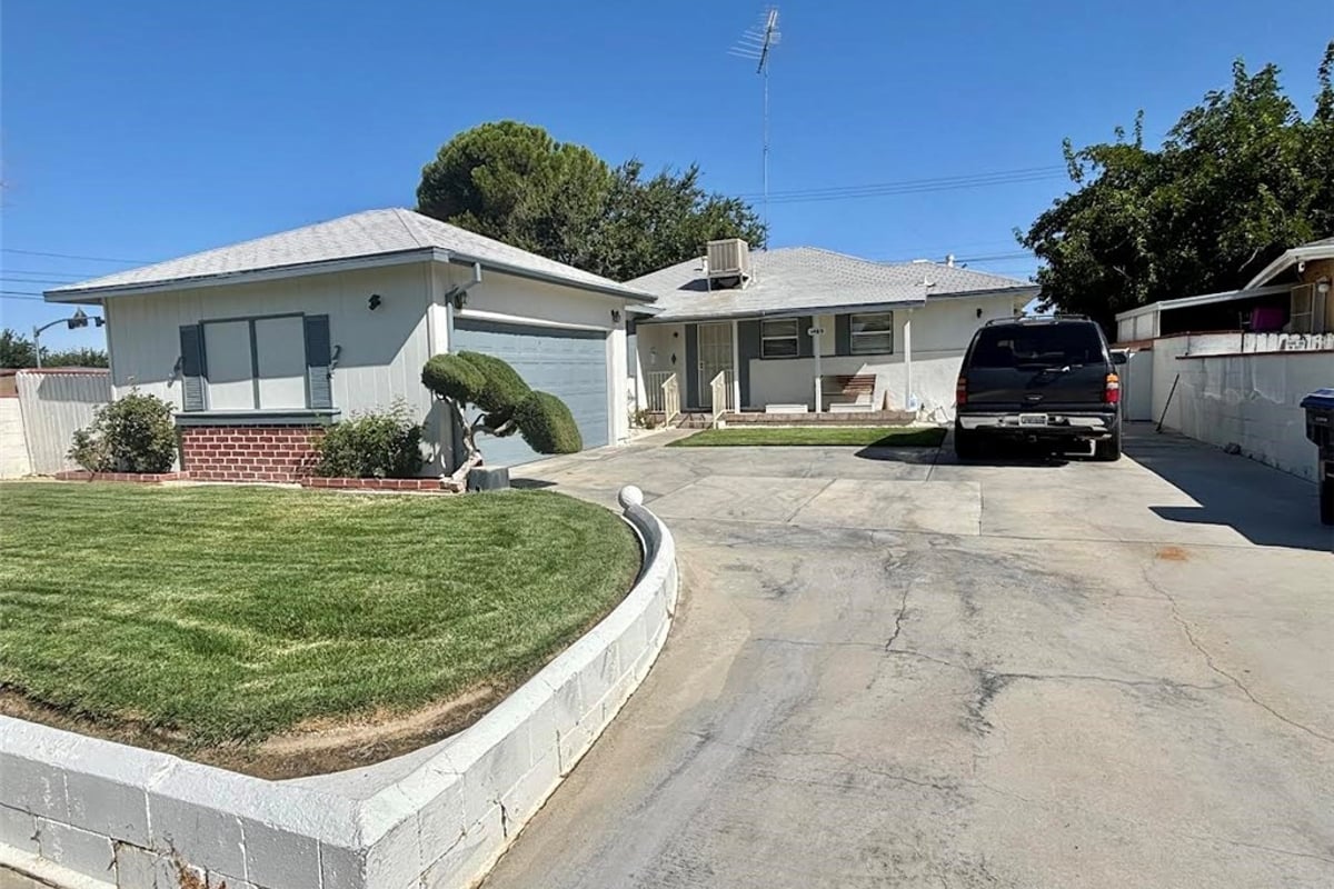 1469 Boyden, Lancaster, CA 93534 — photo 1 of 14