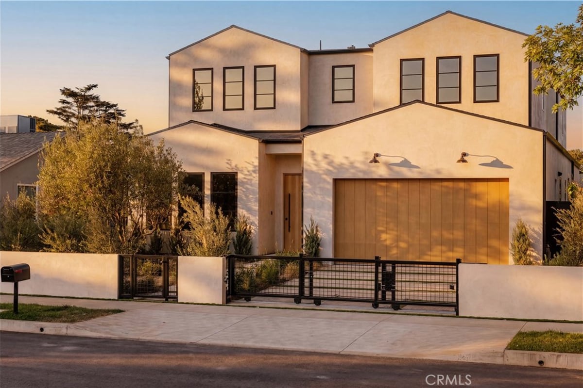 4926 Nagle Avenue, Sherman Oaks, CA 91423 — photo 1 of 45