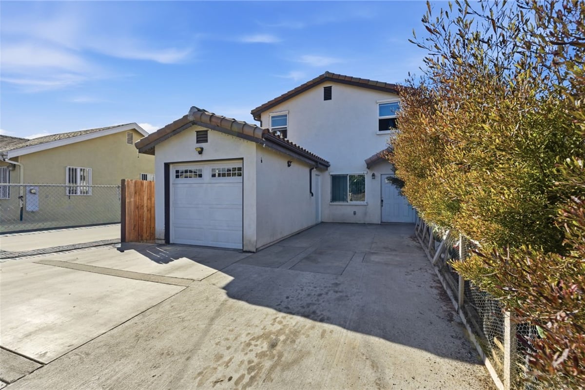 9577 Maie, Los Angeles, CA 90002 — photo 1 of 25