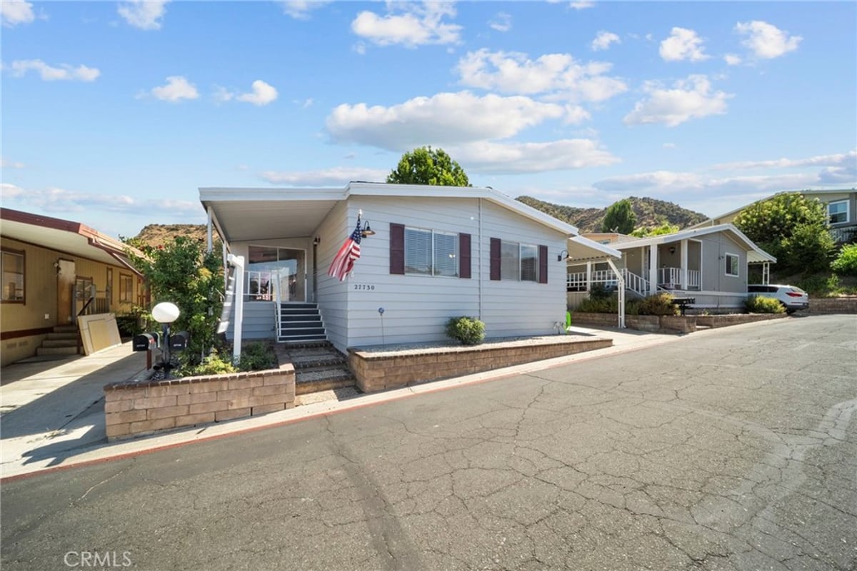 27730 Starlight Lane 67, Castaic, CA 91384 — photo 1 of 30