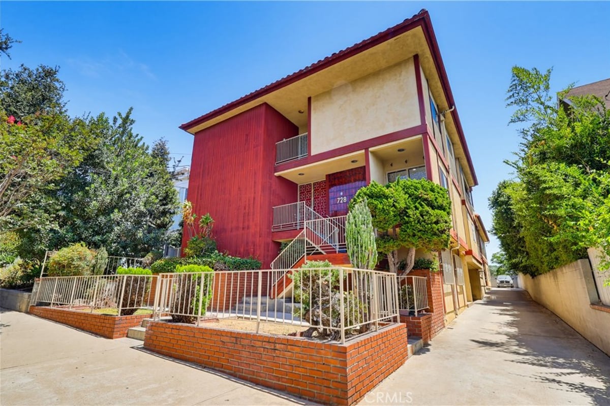 728 E Kensington Road, Los Angeles, CA 90026 — photo 1 of 15