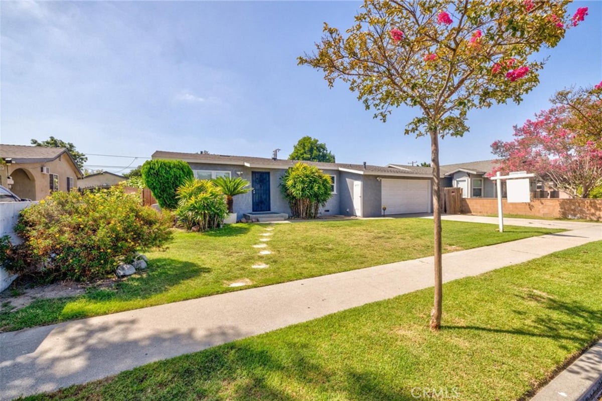 1136 E 71st, Long Beach, CA 90805 — photo 1 of 47