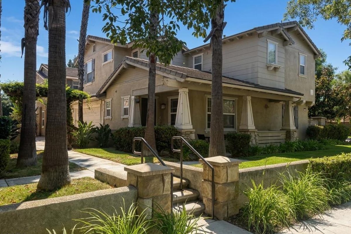 388 Village Commons Boulevard, Camarillo, CA 93012 — photo 1 of 25