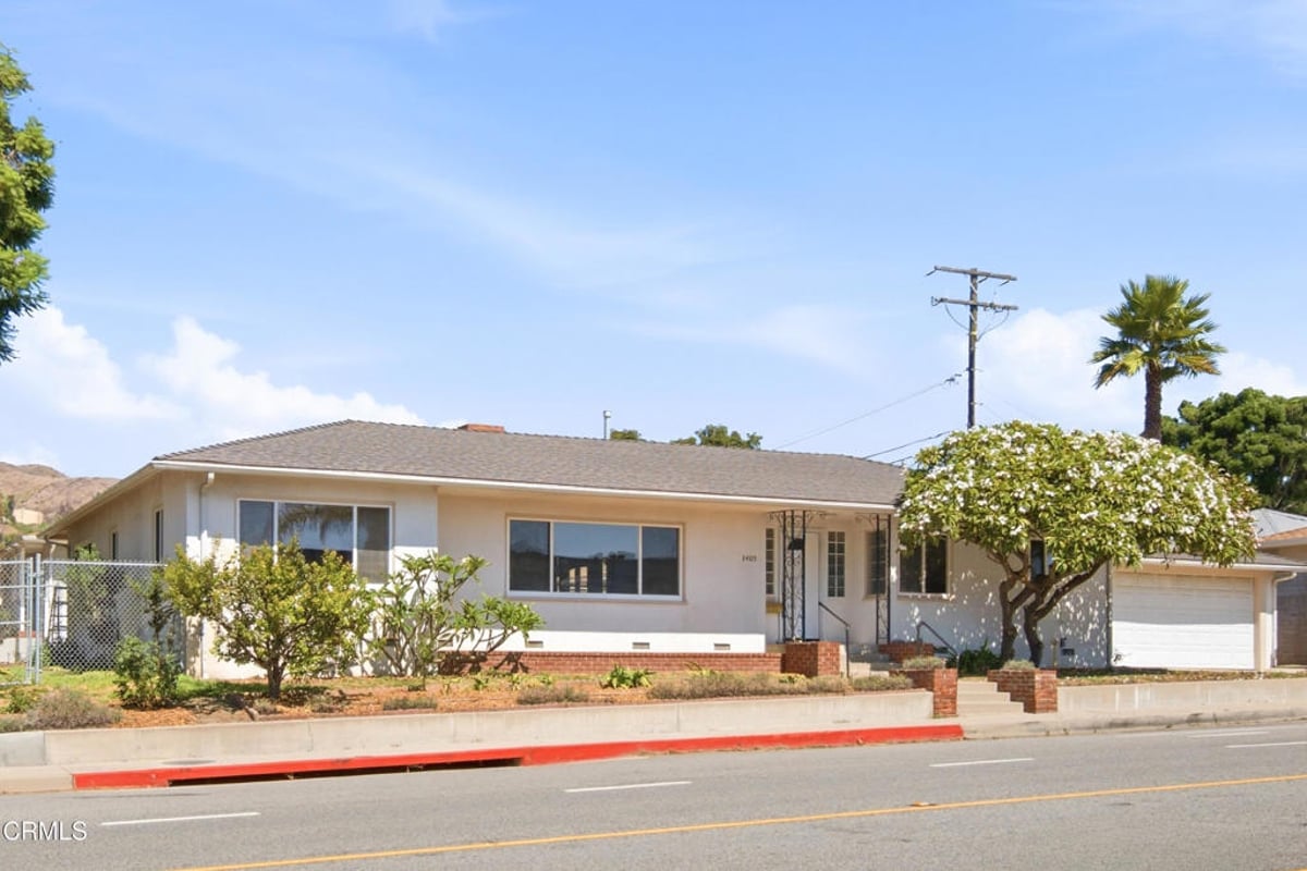 3405 Loma Vista Road, Ventura, CA 93003 — photo 1 of 47