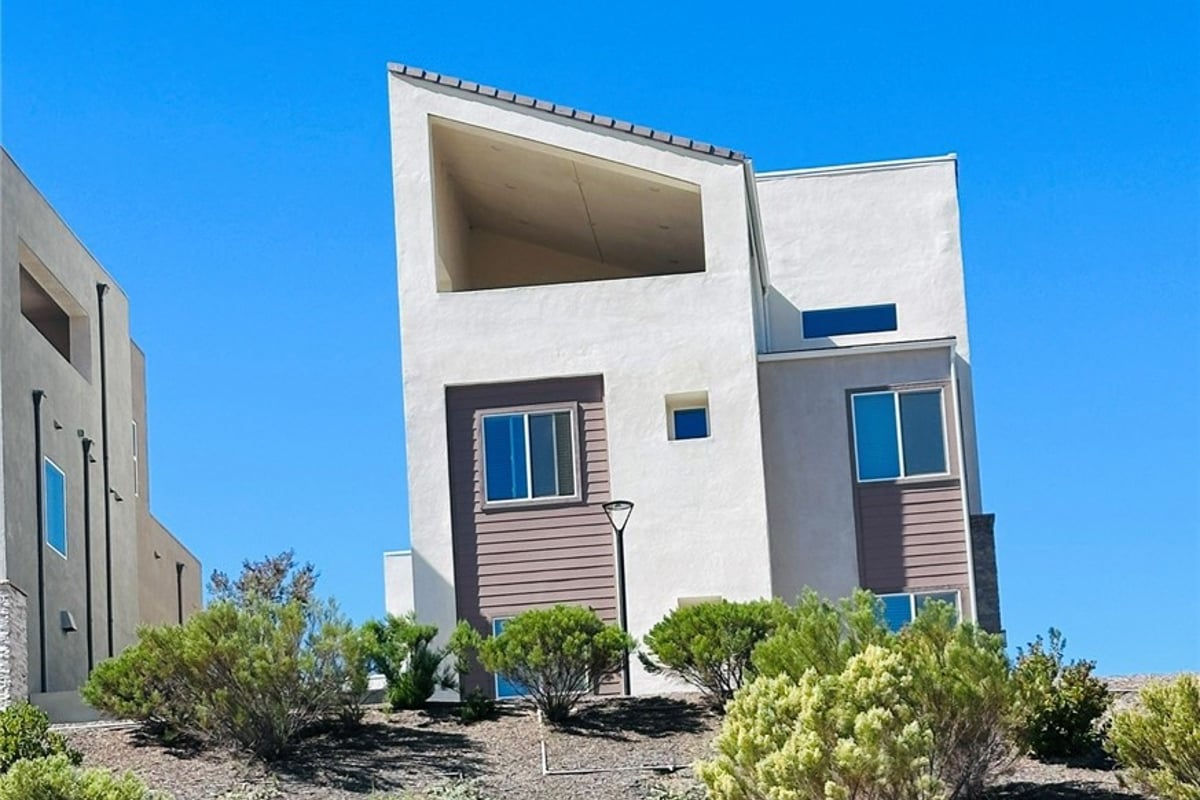 27148 Skyland, Valencia, CA 91381 — photo 1 of 37