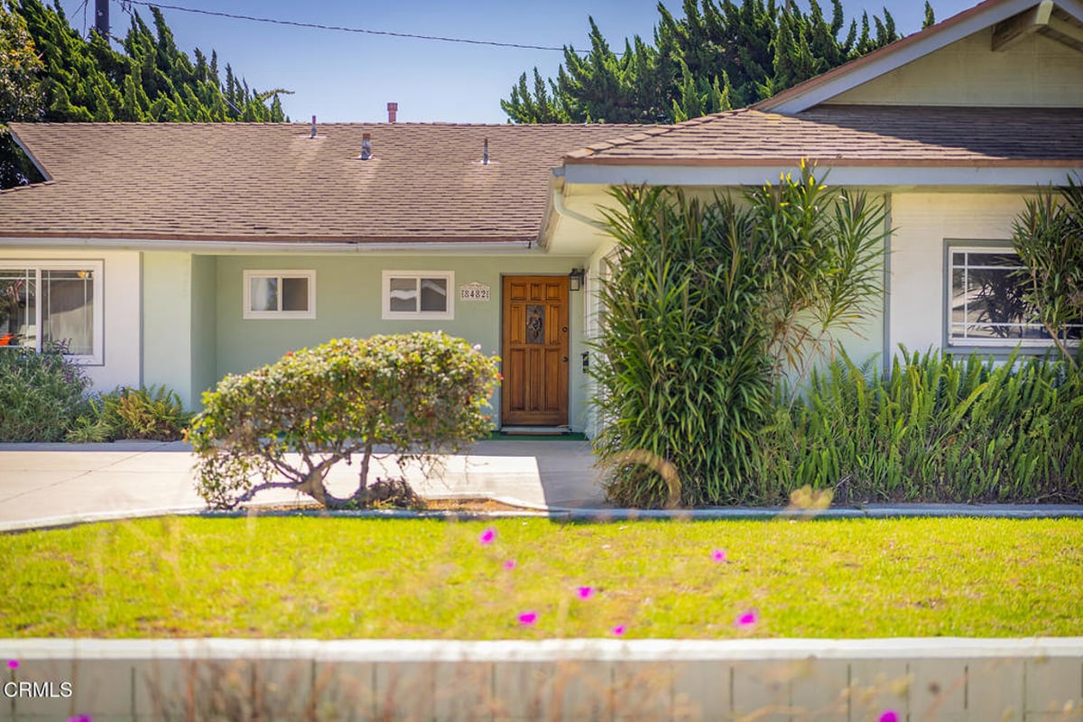 8482 Wesham Street, Ventura, CA 93004 — photo 1 of 31