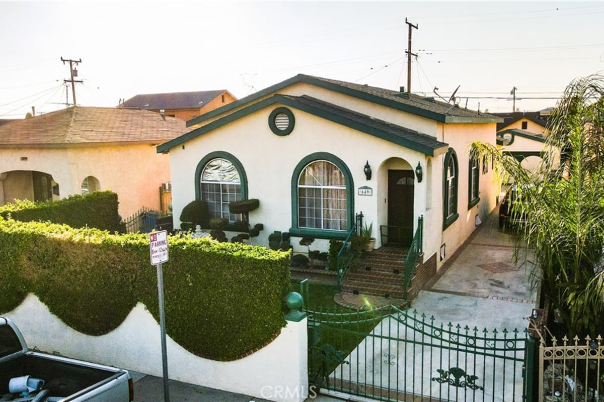 649 S Vancouver Avenue, Los Angeles, CA 90022 — photo 1 of 37