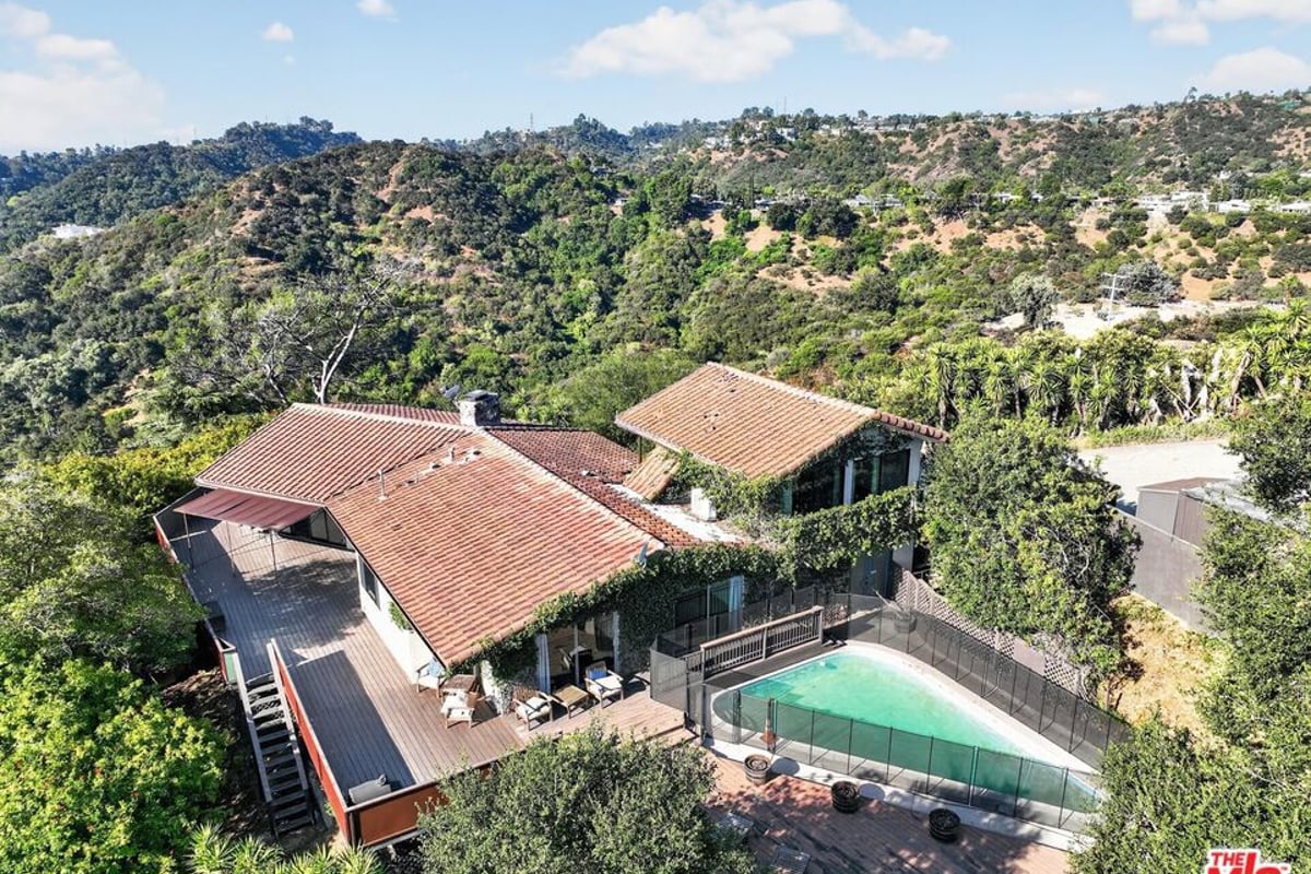 8147 Mulholland Drive, Los Angeles, CA 90046 — photo 1 of 19