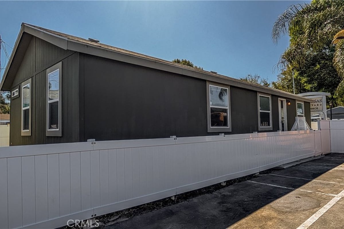400 E. Arbor St. 1, Long Beach, CA 90805 — photo 1 of 20