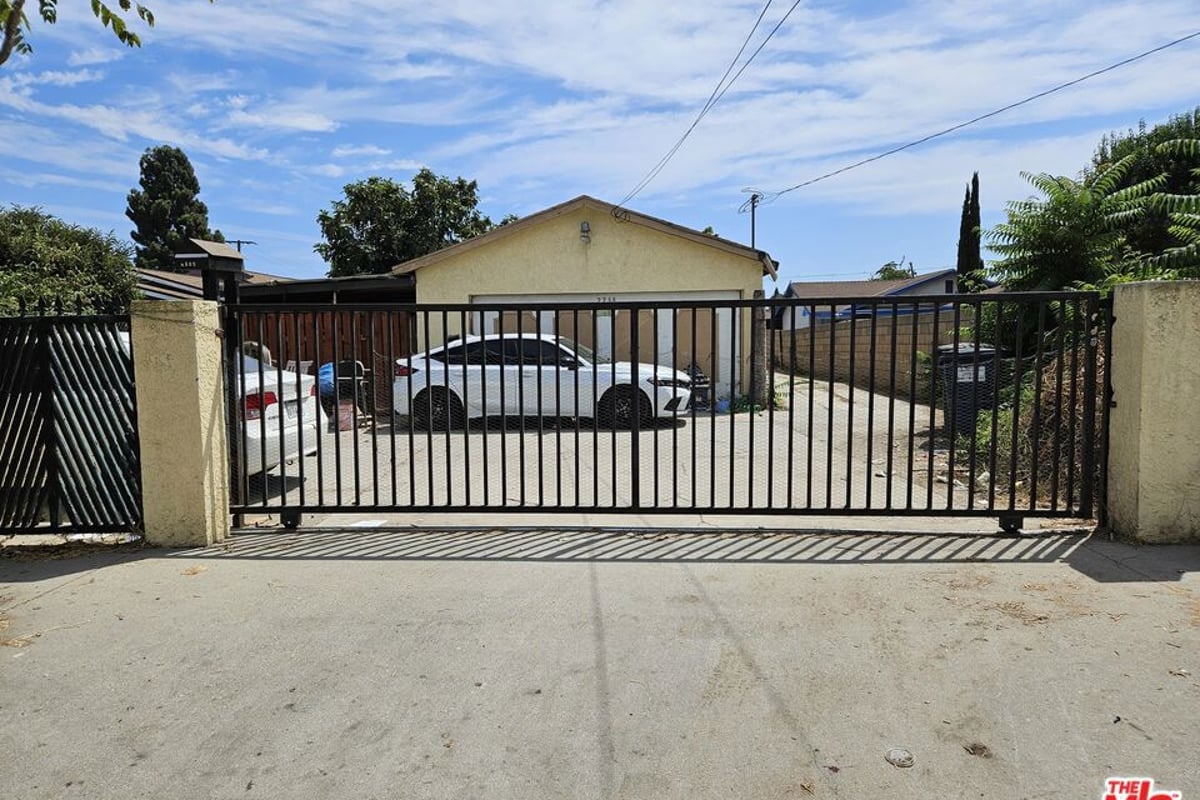 2238 E 120th Street, Los Angeles, CA 90059 — photo 1 of 6