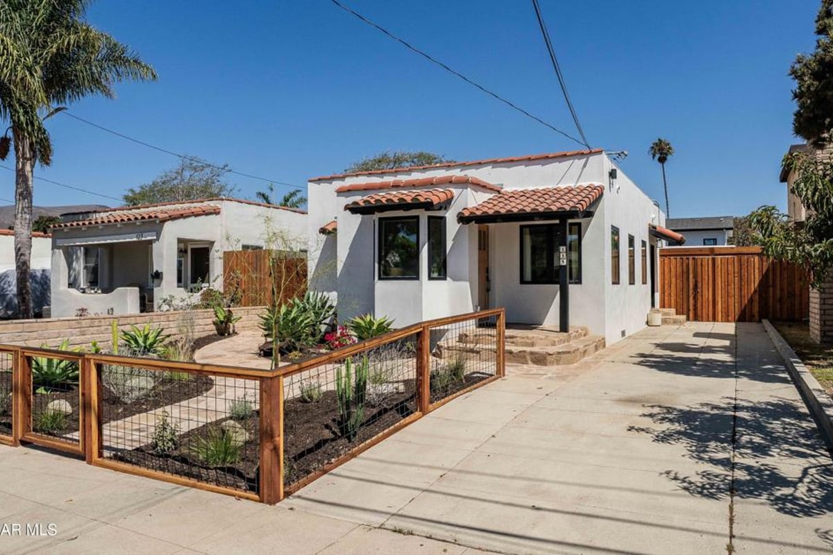 115 W Center Street, Ventura, CA 93001 — photo 1 of 32
