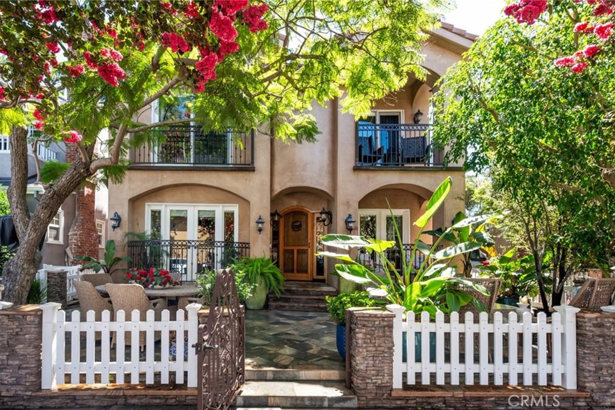 132 Park, Long Beach, CA 90803 — photo 1 of 56