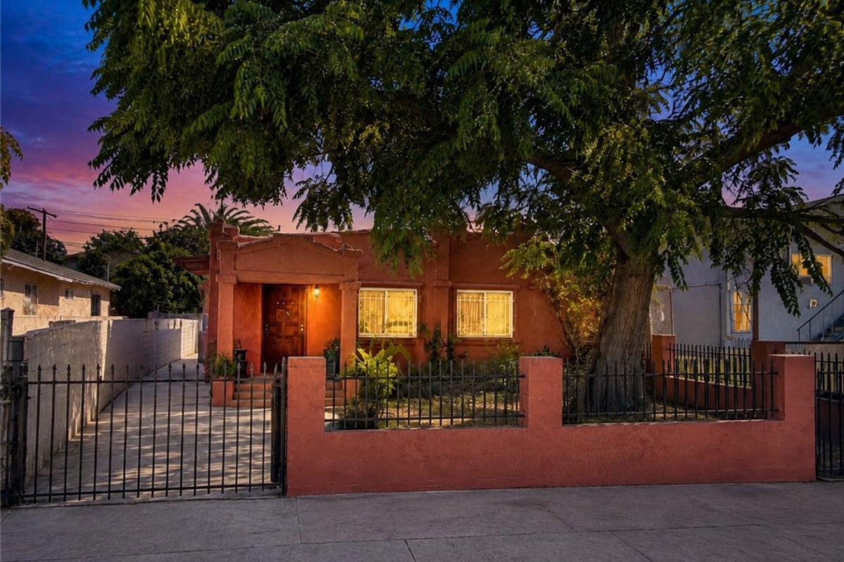 7833 Crocker, Los Angeles, CA 90003 — photo 1 of 28