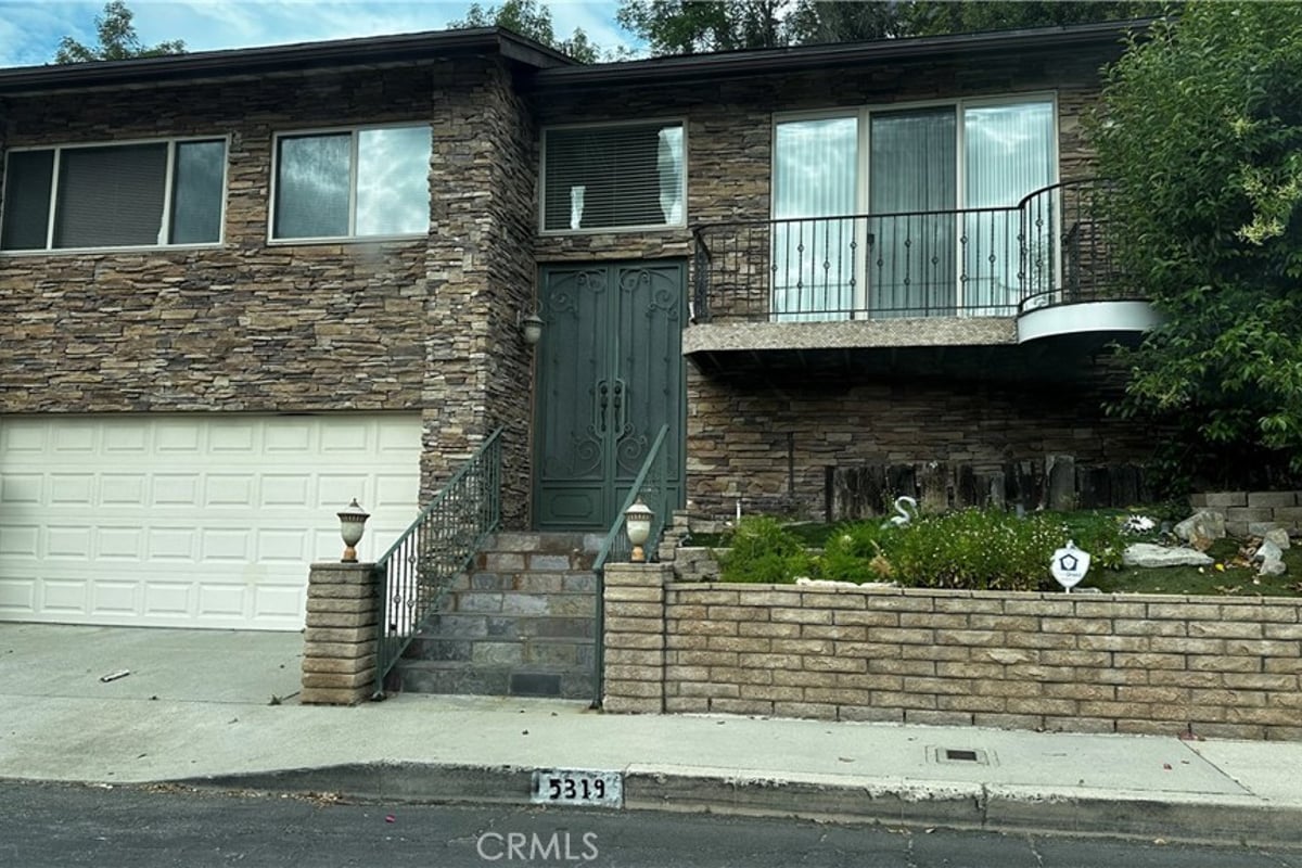 5319 Tendilla, Los Angeles, CA 91364 — photo 1 of 13