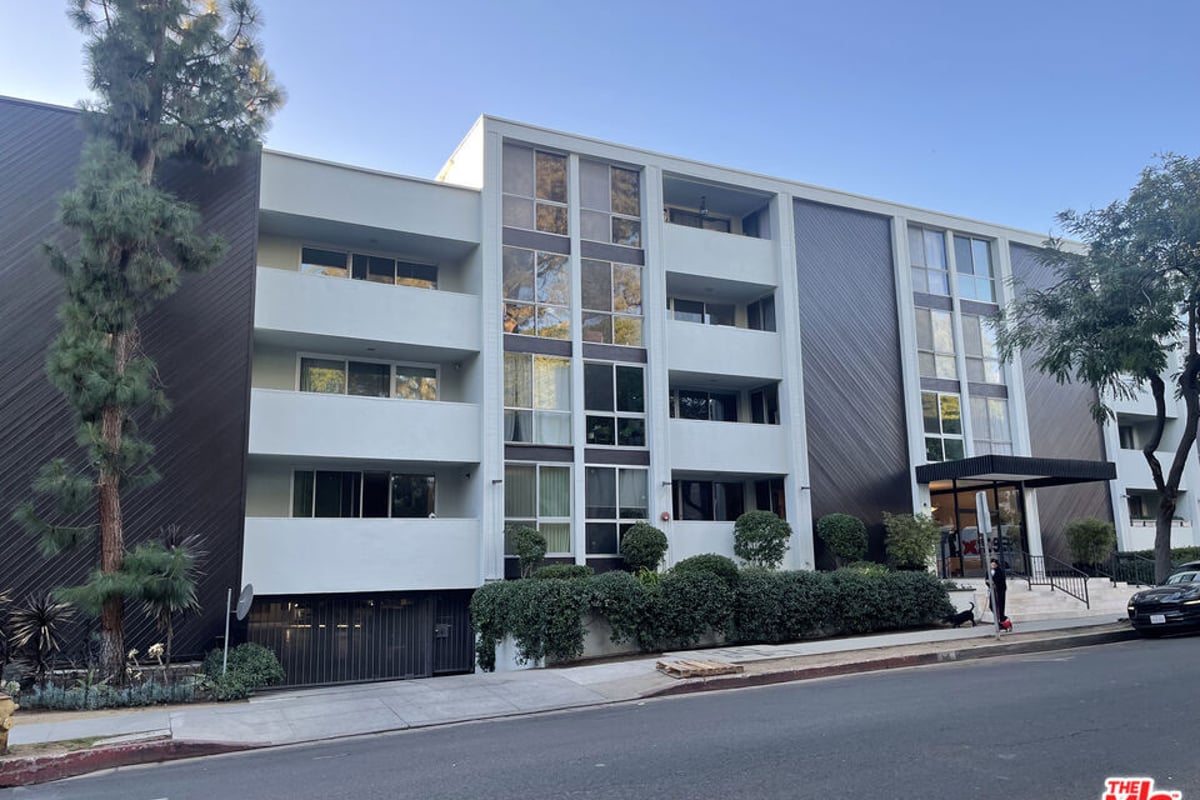 1015 N Kings Road 104, West Hollywood, CA 90069 — photo 1 of 35