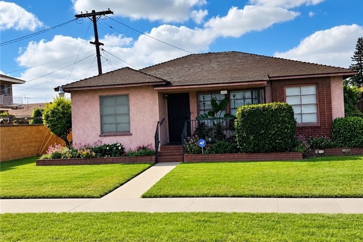 1008 W Stockwell, Compton, CA 90222 — photo 1 of 5