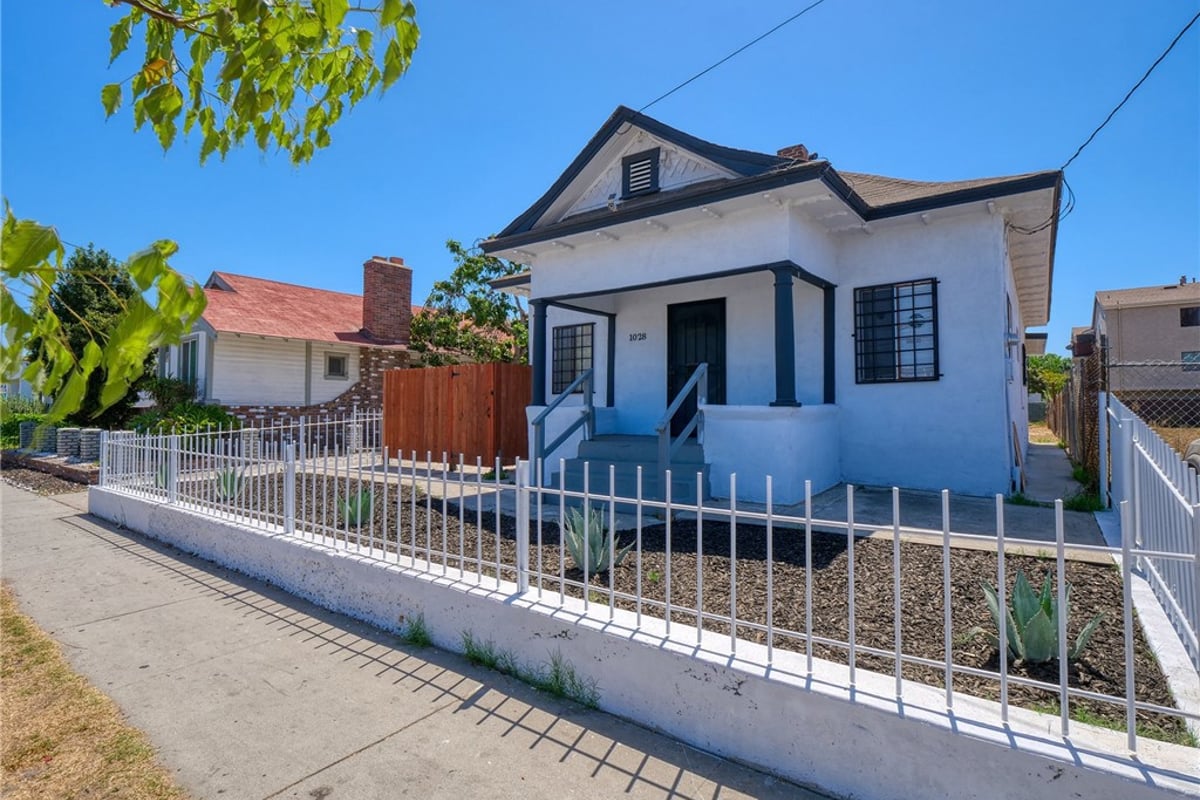 1028 E 10th, Long Beach, CA 90813 — photo 1 of 50