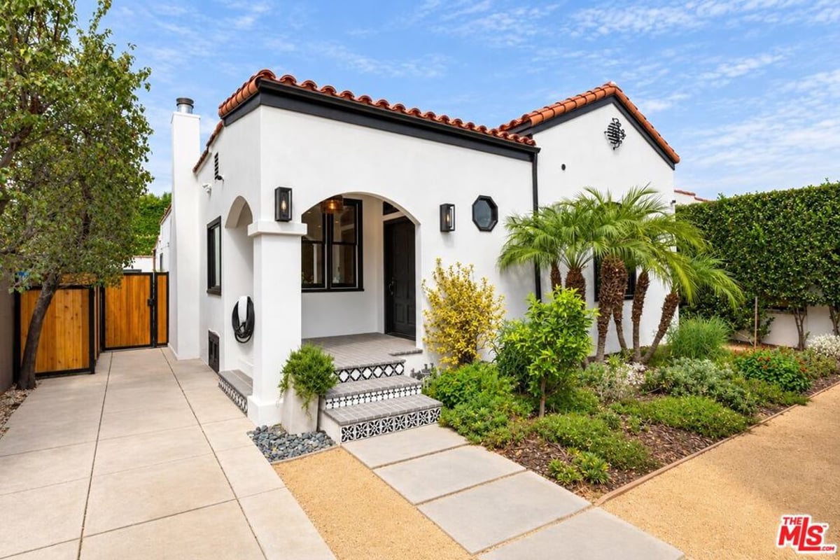 829 N Stanley Avenue, Los Angeles, CA 90046 — photo 1 of 16