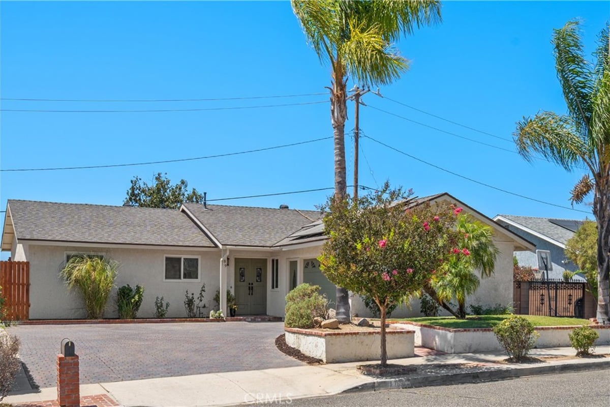 789 Hudspeth Street, Simi Valley, CA 93065 — photo 1 of 38