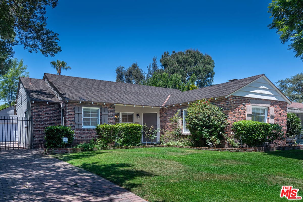 4421 Strohm Avenue, Toluca Lake, CA 91602 — photo 1 of 32