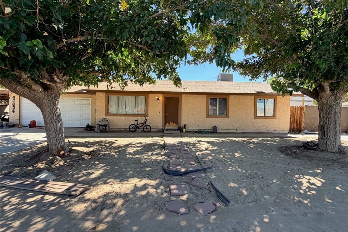 40624 163rd E, Lancaster, CA 93535 — photo 1 of 7