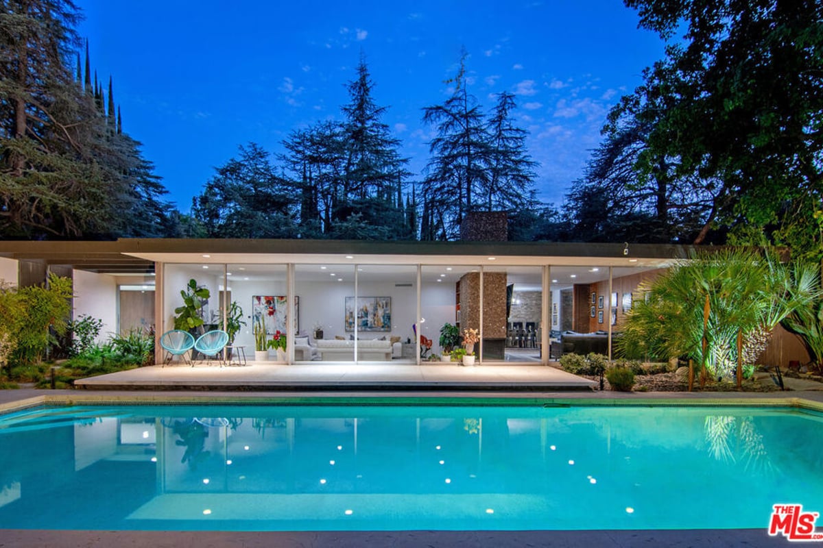 5000 Queen Victoria Road, Woodland Hills, CA 91364 — photo 1 of 58