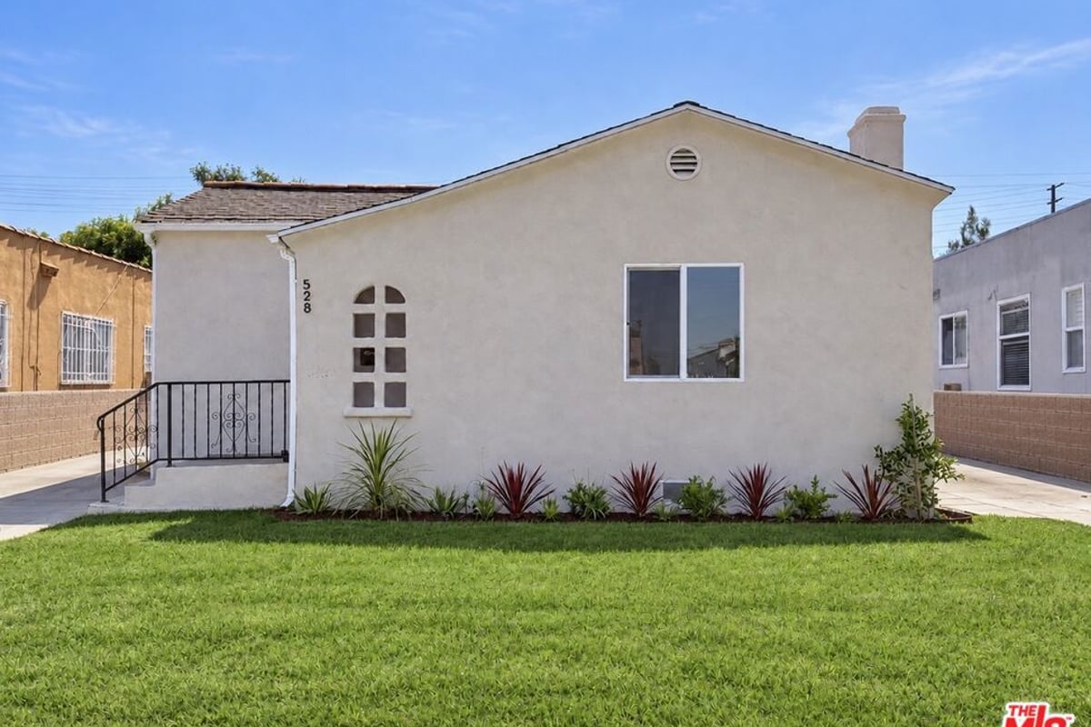 528 W 99th Street, Los Angeles, CA 90044 — photo 1 of 28