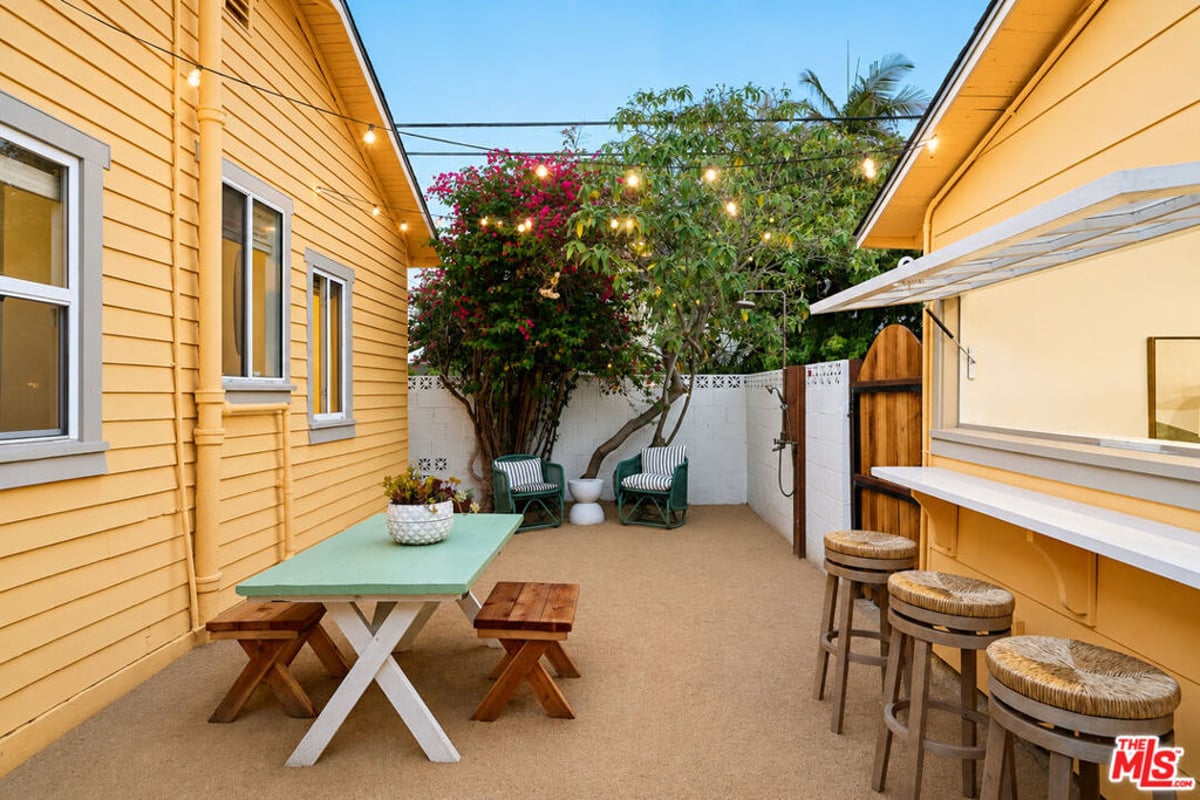 1411 Linden Avenue, Venice, CA 90291 — photo 1 of 32