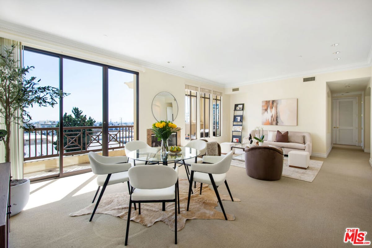 11847 Gorham Avenue 403, Los Angeles, CA 90049 — photo 1 of 60