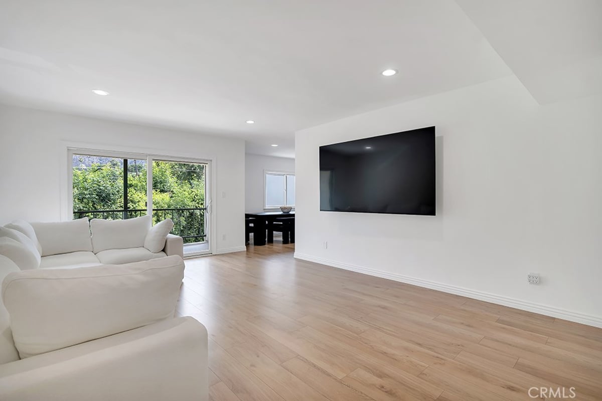1015 N Michillinda 302, Pasadena, CA 91107 — photo 1 of 26