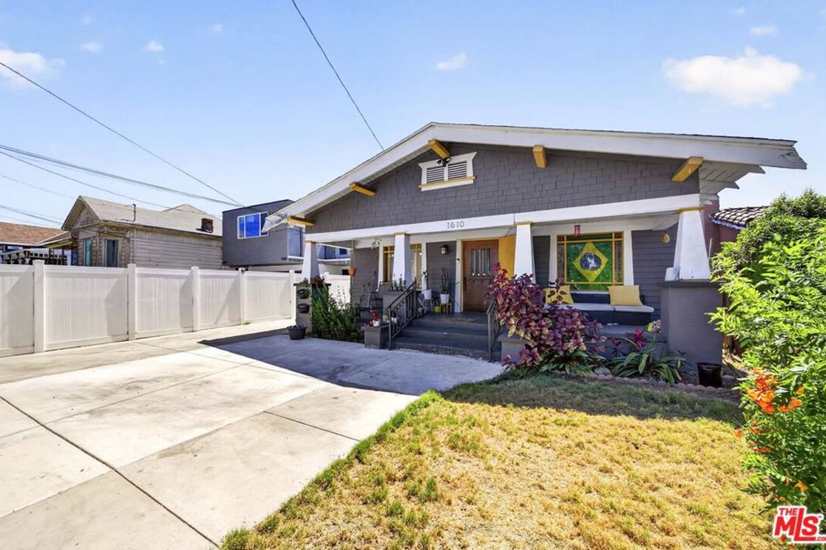 1610 W 36th Place, Los Angeles, CA 90018 — photo 1 of 19