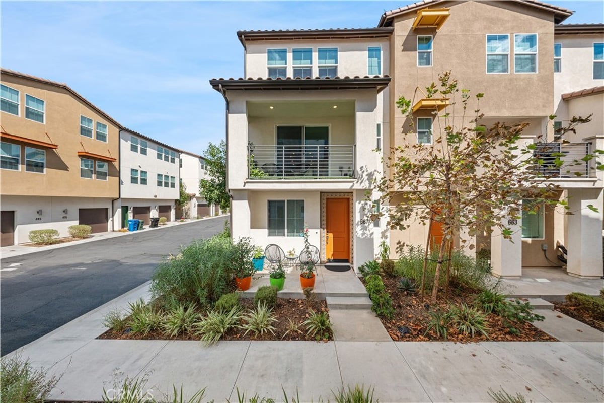 667 Lemon Lane, Covina, CA 91723 — photo 1 of 34