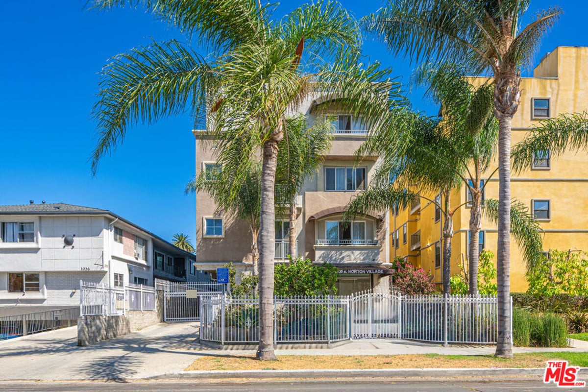 1030 S Norton Avenue 5, Los Angeles, CA 90019 — photo 1 of 31