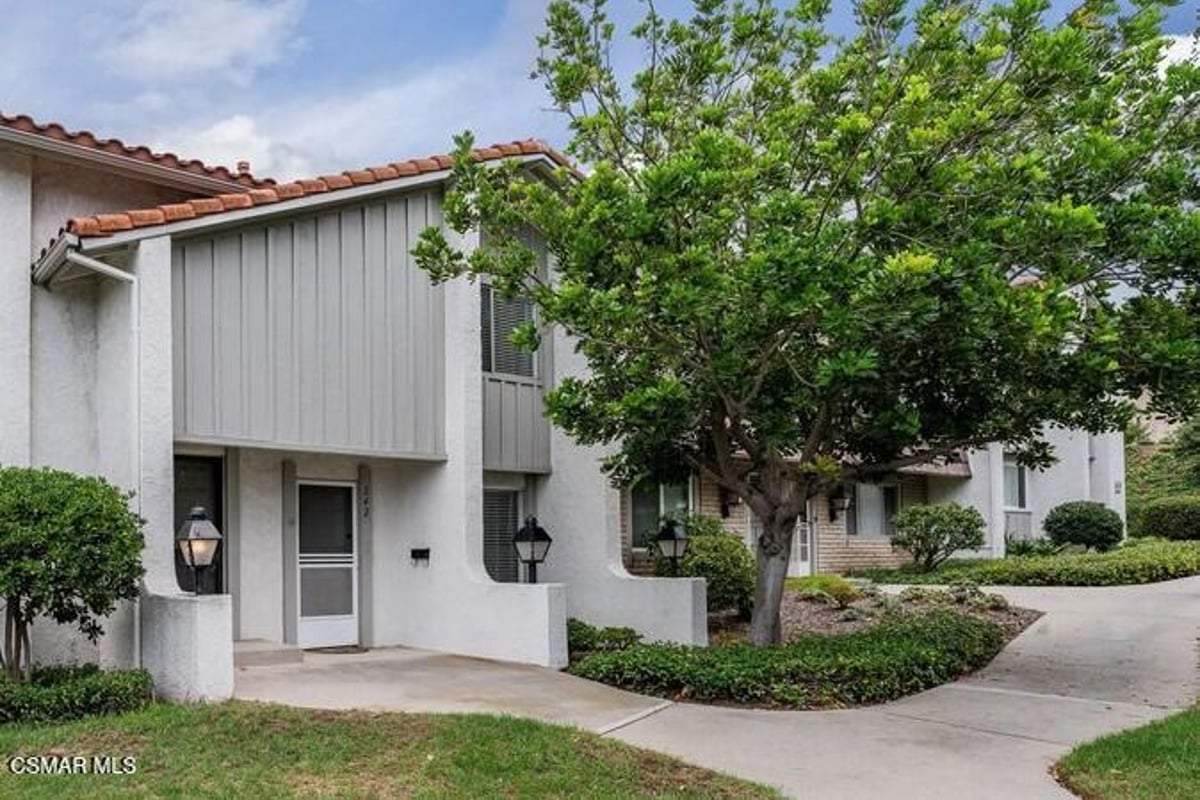 242 Green Lea Place, Thousand Oaks, CA 91361 — photo 1 of 31