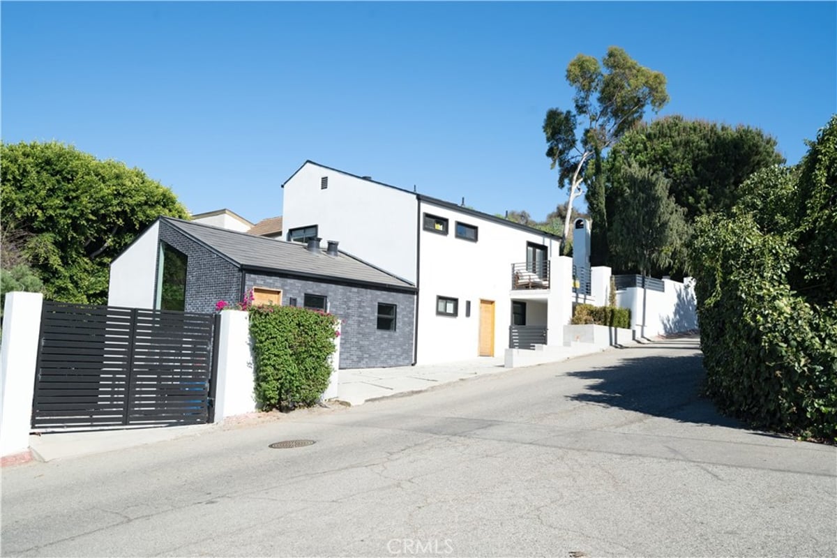 2650 Lisco Place, Los Angeles, CA 90046 — photo 1 of 70