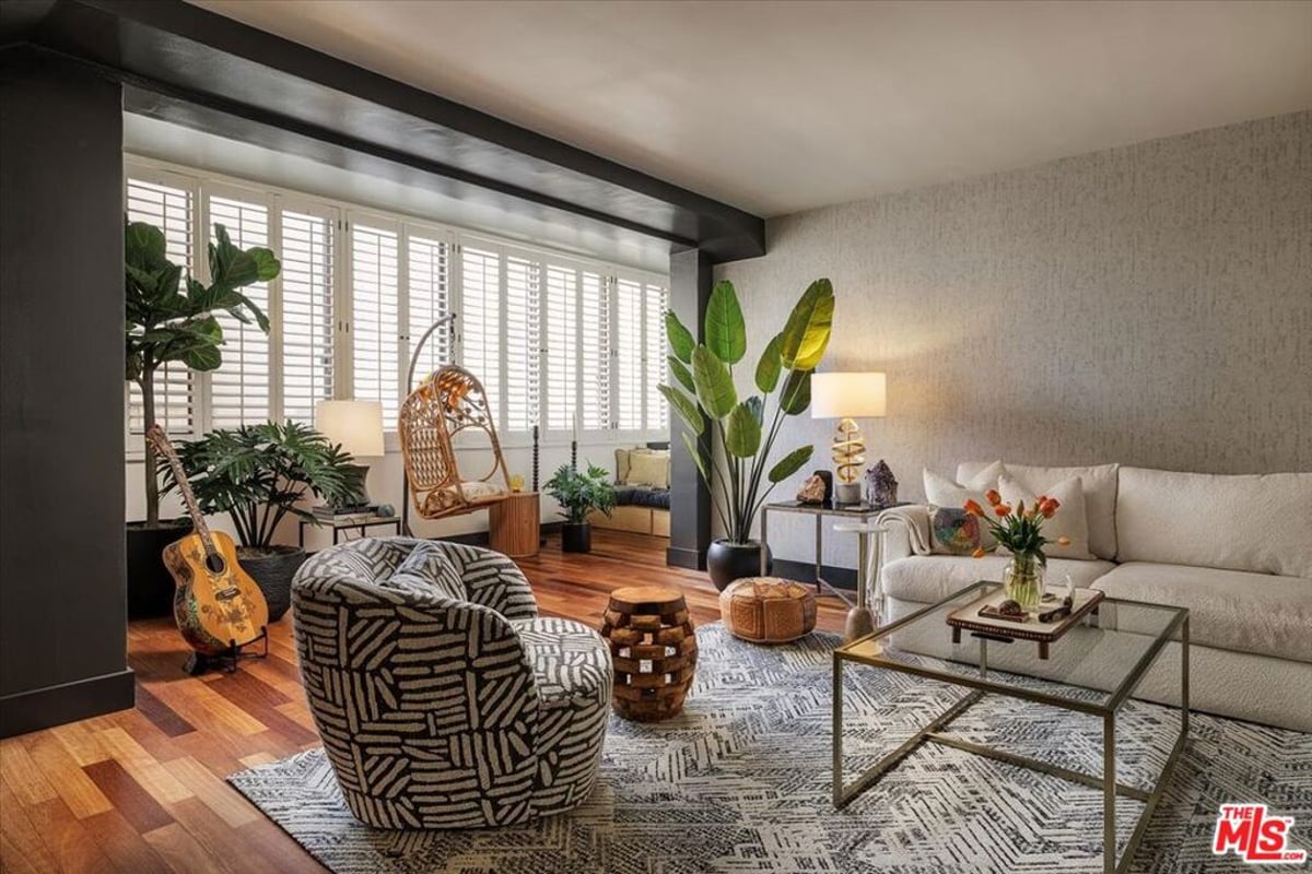 531 N Rossmore Avenue 204, Los Angeles, CA 90004 — photo 1 of 23