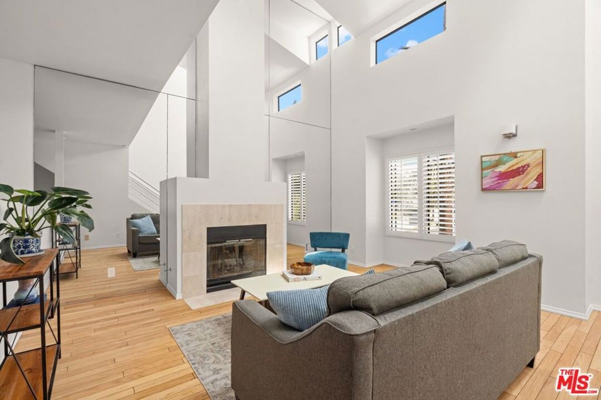 2806 6th Street, Santa Monica, CA 90405 — photo 1 of 17