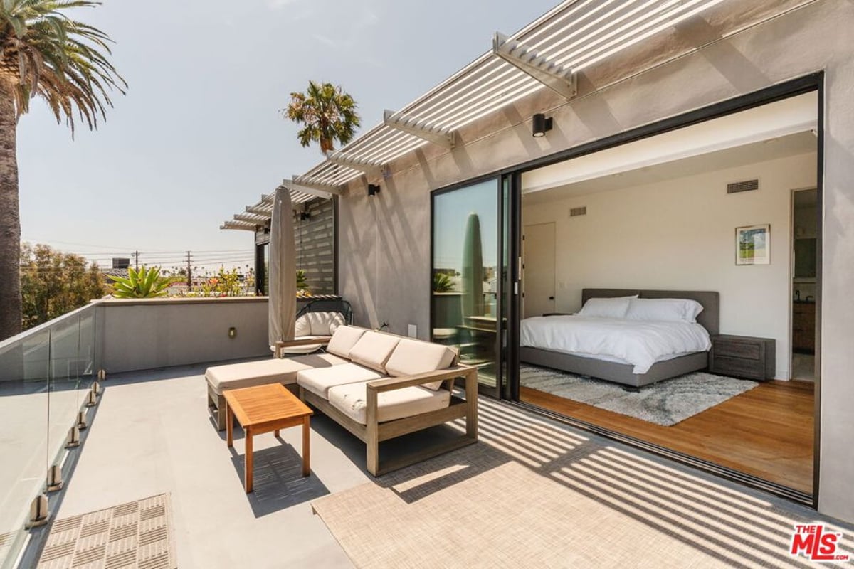 2416 Penmar Avenue, Venice, CA 90291 — photo 1 of 24