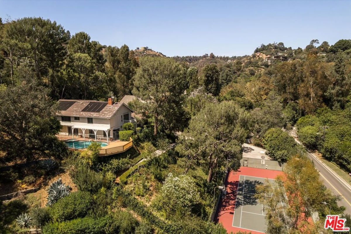 2573 Benedict Canyon Drive, Los Angeles, CA 90210 — photo 1 of 46